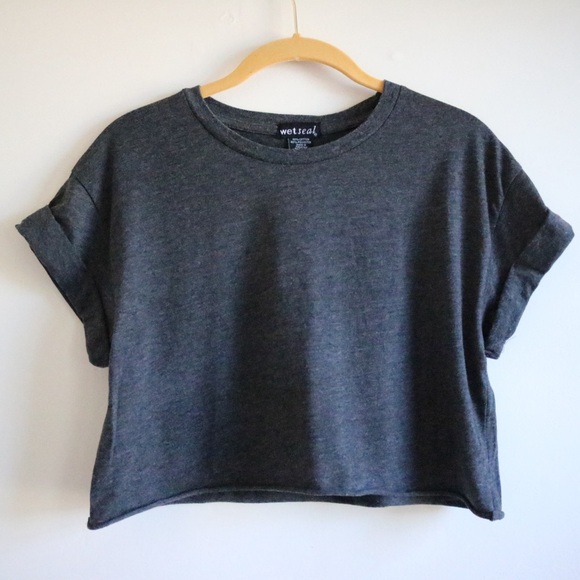 Wet Seal Dark Grey Short Sleeve Cropped Tee Shirt - Picture 1 of 5